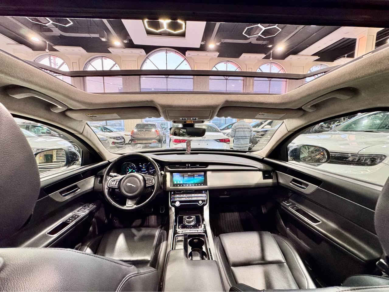 اللهم صّلِ وسَلّمْ عَلۓِ نَبِيْنَا مُحَمد ﷺ
‏                     السلام عليكم 👋          
الرجاء بس الشراي يتصل/السعر 156$ بيه مجال 
كورك/ واتساب/ 3332 355 0750
آسيا   /  فايبر   / 4222 133 0772

#محرك_4_سلندار_20توربو
 #مواصفات_XF
جاكوار موديل 2020
ضربتها - بونيد صبغ فقط 
بدون داخل 
فول  مواصفات 
1-فتحه 
2- بصمه 
3- بريك بصمه 
4-حساسات الخلفية
5-  حساسات امامي
6- مثبت سرعه 
7-نضام ABS
8- مانع انزلاق
9-حساس أطارات 
10-بك لايت ليد
11-شاشه كبير 
12- كامره دواره
13- كشافات امامي
14-شاشه اعطال
15-ويل كورم
16-رادار جانبيه
17-رادار نقط العمياء
18-رادار الخطوط البيضاء 
19-اشاير بالمري 
20-كشنات تدفئه
21-كشنات جلد
22-‏كشنات ‏كهربائي
23-ستيرن هيتر 
24-نضام قياده أيكو + سبورت +سمارت +نورمال
25-بلوتوث + aux + usb
26-فول تحكم ستيرن
27-كير أوتو + عادي
28- ئوتو بريك 
29-‏ ‏تبريد قطعتين 
30-‏Led +  زينون
31-ئوتو هولد

ملاحظات 📝 "
صور رقم شاسي موجوده بالمنشور 
سياره نضيفه لوك

ملاحظه :- السياره مكفوله لغد شاصي تكم دواخل كلشي بشرط اكفلهه بلعقد
السياره جاهزه ومابيهه اي نقص على وضع الشركه

مكان السياره اربيل شارع 100 أربيل, العراق


**إذا كنت صاحب هذا الإعلان وتريد حذفه لأي سبب، رجاءا أرسل رسالة إلى الدعم الفني**