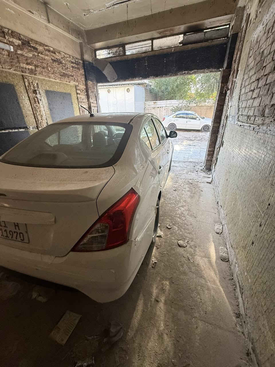 سلام عليكم نيسان صني سيارة جاهزة من كل شيء تخم ‏داير ‏جديد ￼￼ شاشة كاميرا خلفية منظومة زنون سيارة 2018 ماشية 109  ￼￼ باسمي تحويل ثاني رقم بغداد جديد السعر 100 بيها مجال وكان بغداد زعفرانية  ‭0777 228 7331‬ ￼
