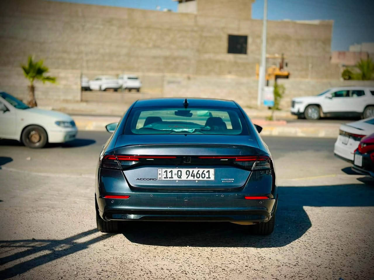 هوندا أكورد Touring 2023 🤍 تورنك 
مراوس او بيع 

للبيع هوندا أكورد Touring موديل 2023، سيارة فاخرة تجمع بين الأداء، الراحة، وأحدث التقنيات، بحالة ممتازة وجاهزة للاستخدام.

المواصفات:
ضرر بنيد فقط +راس شاصي ايسر 
صور الضرر مرفقة 

* محرك 4 سلندر 
تبريد تفئه كشانة 
* فتحة سقف.
* شاشة لمس كبيرة.
* كاميرا خلفية.
* تشغيل بصمة (Smart Key).
* تشغيل زر.
* دخول ذكي.
* جلد فاخر.
* مقاعد كهربائية.
* تدفئة وتهوية للمقاعد.
* ذاكرة لمقعد السائق.
* مثبت سرعة راداري.
* نظام المحافظة على المسار.
* تحذير النقطة العمياء.
* حساسات خلفية. 
* Apple CarPlay وAndroid Auto.
* نظام صوت Bose.
* جنوط رياضية ألمنيوم.
* تحكم بالمقود.
* بلوتوث.
* مكيف أوتوماتيك ثنائي التحكم.

الممشى: 59 ألف فقط.

السيارة نظيفة جداً، جاهزة للاستخدام ولا تحتاج أي مصروف، والفحص خير دليل.

📞 للاستفسار يرجى التواصل على الخاص أو الاتصال.
الرمادي مركز المدينة 
السعر ١٩٥ وبيه مجال 

***********
