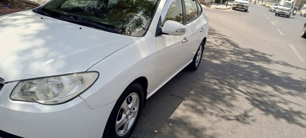 السلام عليكم النتره للبيع 2011 مكينه الف وستميه مافتوحه بيها تلاثه قطع صبق خليجيه *********** اتصل مكلف بل نشر
