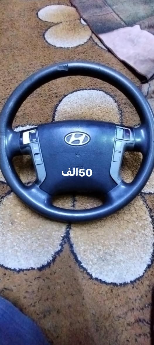 السلام عليكم غراض استاركس للبيع
بك لايت خلفي زوج  وتلبيسه كامله قماش ابيض 
مكاني البصره ***********
