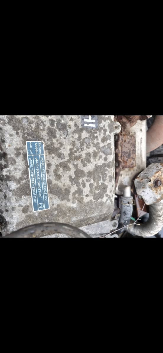 محرك وكير وتفرعاته كاملة كنتر بزون ٢٠٠٤ مال حاوية على الضمان العنوان النجف ***********
