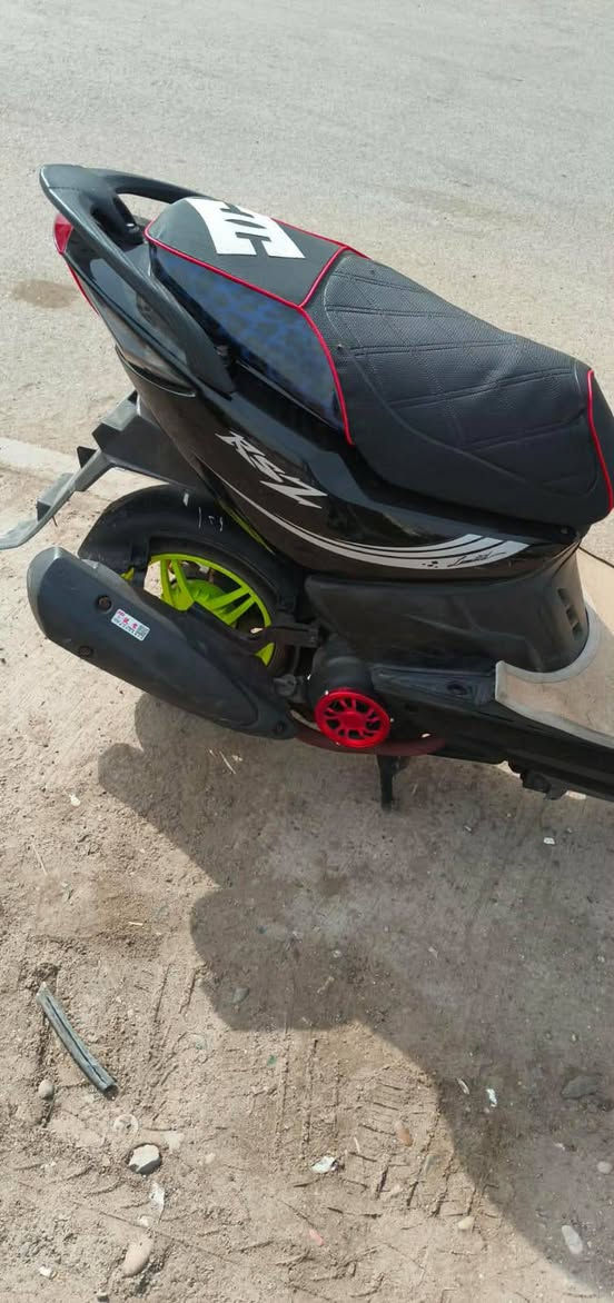 سلام عليكم ماكس مضلع حديث دراجه نضيفه مكينه تفيلس ما مفيلسه صارله 3اشهر نازله مرواس بوليس فقط نضيفه بدون نطايح العدي يراسلني واتساب ***********
