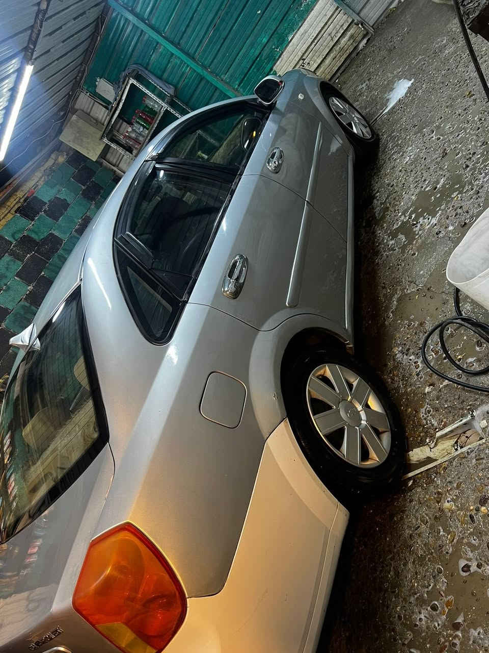 شيفروليه اوبترا 2006 (مواصفات أمريكية/LT) للبيع في بغداد، لون سلفر، محرك 1.6 لتر 4 سلندر بنزين مع ناقل حركة أوتوماتيك. السيارة ماشية 300,000 كم، صبغ عام، لوحة ديوانية خصوصي، ومقاعد قماش. للاستفسار والاتصال: *********** أو
