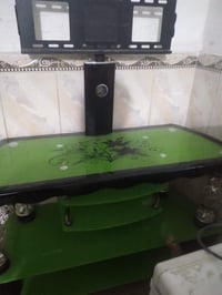 الميز مال تفزيون سعره 50 وبي مجال راسلوني على الخاص 07759467165 واتساب