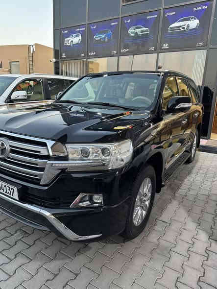 سلام عليكم تحيه طيبه 
تويوتا لاندكروز 2016 ساز
موصفات 
بصمه 
فتحه 
تحكمات ستيرن
شاشه جبيره
كامرات محيطيه عدد4
حساسات امامي خلفي 
زرام لايت
لايت نزنون
اشاره بل مرايه
عدد الركاب7
كراسي كهرباء
وباقي موصفات لاندكروز معروفه تجي فول الفول
سياره كفاله عامه 
ماشيه 150الف 
السعر 480$ورقه وبيه مجال قليل سياره جديده معنه كلمه
مكان كربلاء معرض السراج المنير

***********
***********
***********
