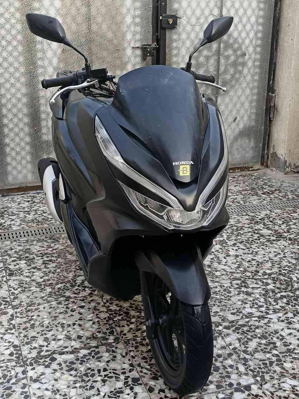 سلام عليكم بي سي إكس جيل الثالث
وارد كوري مكفولة كفاله عامه ماشيه 21الف 
حساس زدحام ستان حساس سبايدر جنطه اصليه
دراجه بحالت الوكالة فول نعومة معدل شلعه 
سكن بغداد حي النصر    ***********
