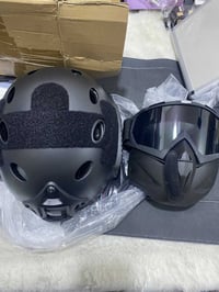 خوذة • نظارات واقية