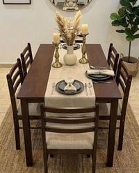 ميز طعام ٦/٤ • خشب ماليزي • ضد الماء