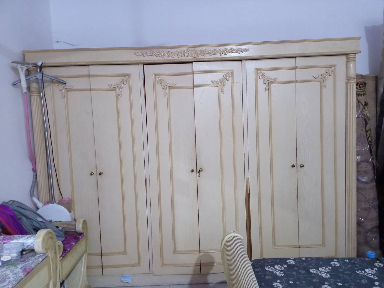 غرف نوم كويتي البيع مناسبه العنوان الشعيبه ***********
