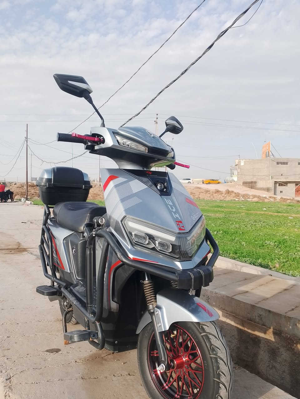 السلام عليكم 
ماطور شحن للبيع 💎
النوع: سكنس وحش (الماسة) 
6 بطاريات حجم كبير. 
دبل خلفي غاز. 
دبل اشارة. 
لايت زينون عالي ناصي. 
بريك امامي خلفي دسك. 
ماطور مدرع. 
الماطور نضيف بمعنى الكلام صار 4 اشهر من اخذتة بطاريات جدد 
مكاني الرمادي 
السعر (800) وبي مجال.  
للأستفسار الاتصال او مراسله. 
***********
