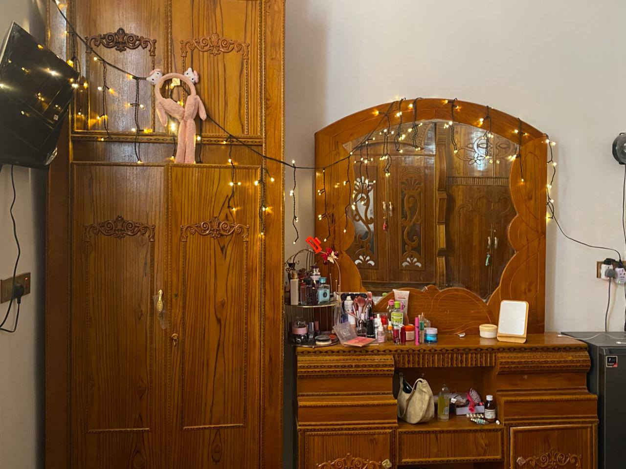 غرفه للبيع مستعمله شهرين فقط التواصل على هذا الرقم السعر 900 او بيهه مجال ***********
