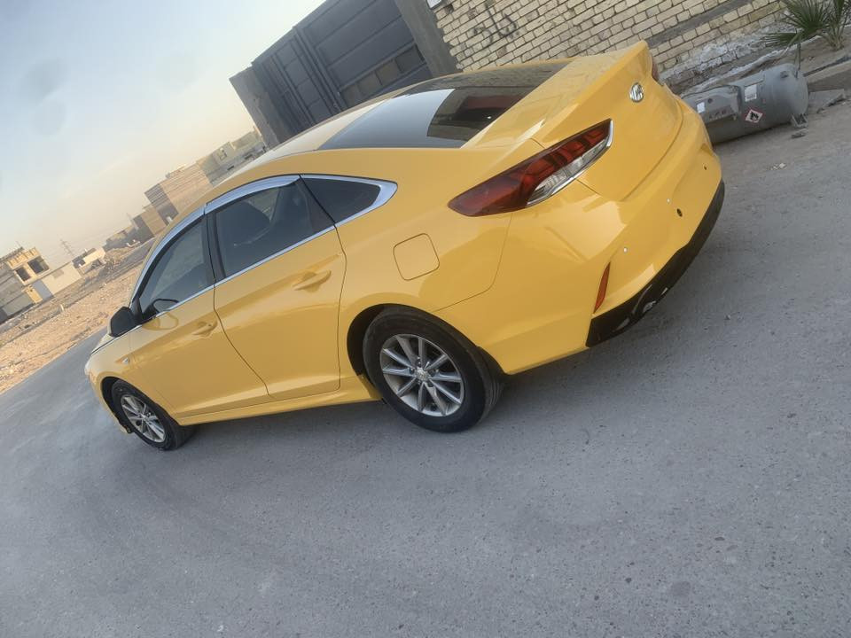 سوناتا 2023 اصل غاز  بدون رقم.
تترقم جميع المحافظات منفيس اجره صبغ جديد 
وارد كوري بيها بنيد مبدل اصلي 
محرك 2000 غاز 
ماشية 13 الف 
كشن كهرباء
كشنات جلد 
حساسات خلفية 
مرايات كهربائية 
السعر 170 بدون وقم 
وي الرقم بصره  190
الاتصال  ***********
البصره حي بغداد
