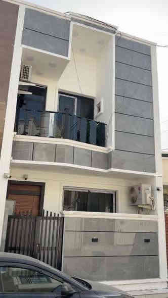 اللهم صلِّ على محمد وآل محمد 🌺 

دار للبيع بغداد الدوره البوعيثه مجمع العدل الاول 

المساحه 50

3نوم   بيت جديد جدن 
البيع مباشر بدون دلاليه 

السعر 87 مليون 

التواصل ***********
