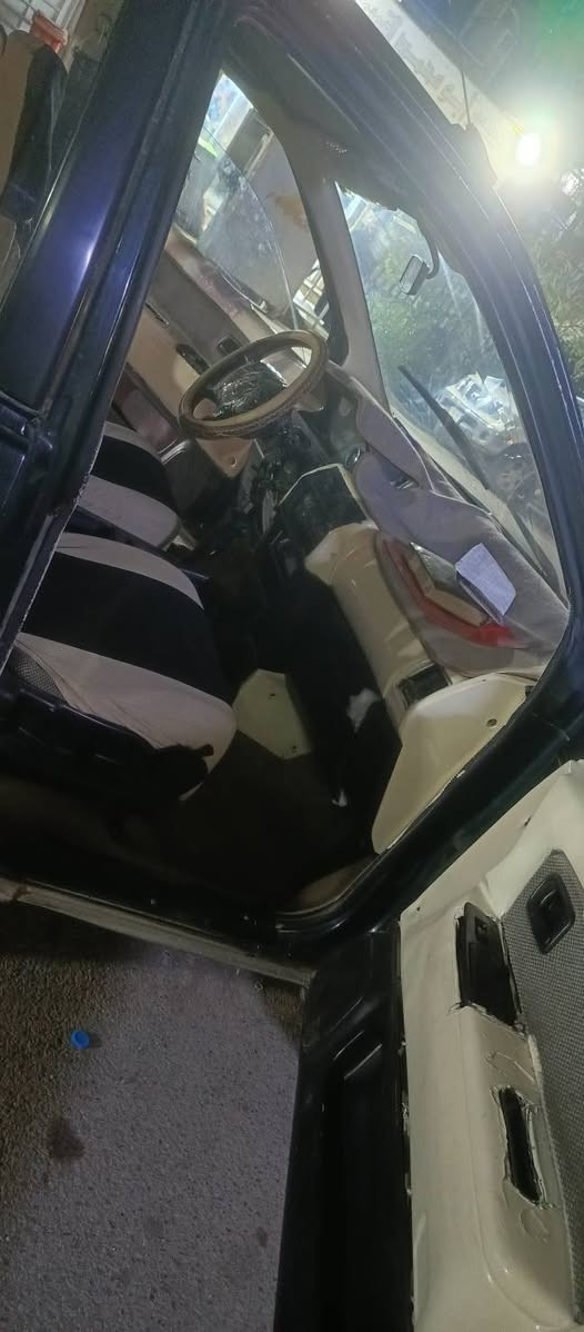 السلام عليكم
للبيع متسوبيشي موديل 1995

السايرة صدرها امامي وخلفي جديد 

ومنضومة البريك والبوربنات كلهن جدد 

كير مكينه كورلا خير من الله راعيها صاحبي سيارة خير من الله ما موكفتني بالشارع شاهد الله عليه وطسته حلوة كيرها حلو 

رقمها انكليزي بصرة مداور ثاني يوم 

السعر 25 مكاني بغداد الكاظميه ساحة عدن 

و بالعافيه على الياخذها سيارة كرفتها حلوة الحمد لله 

للاتصال *********** 

واتساب ***********
