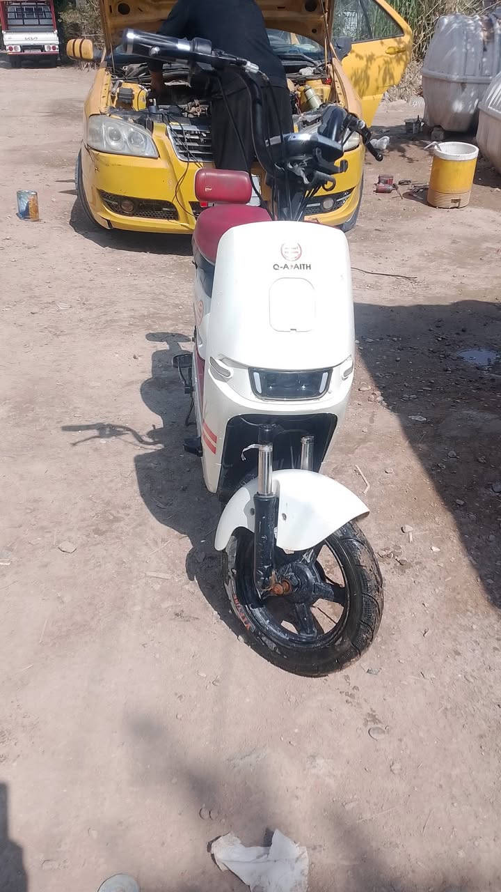 دراجة شحن للبيع 4 بطاريات ملف 1000 سرعة 50 3 نمر.  بطارية جديدة تايرات جدد شاحنة جديدة مكاني اقواس دوره قرب علوت رشيد سعر 200 وبية مجال فقط عداد السرعة طافي رقمي *********** واتساب
