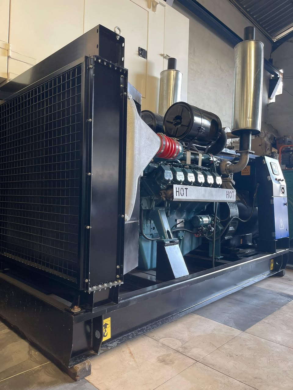 ((السلام عليكم مولده دايو750 كيفي حديث ))
سلندر12  موديل 2018 
ممفتوح شرط 
ساعات العمل جدآ قليل 150 ساعه 
لتواصل ‭ ‭0772 482 0237‬
كراج الحاج وفاء العوفه
العنوان اربيل صناعة جنوبيه
