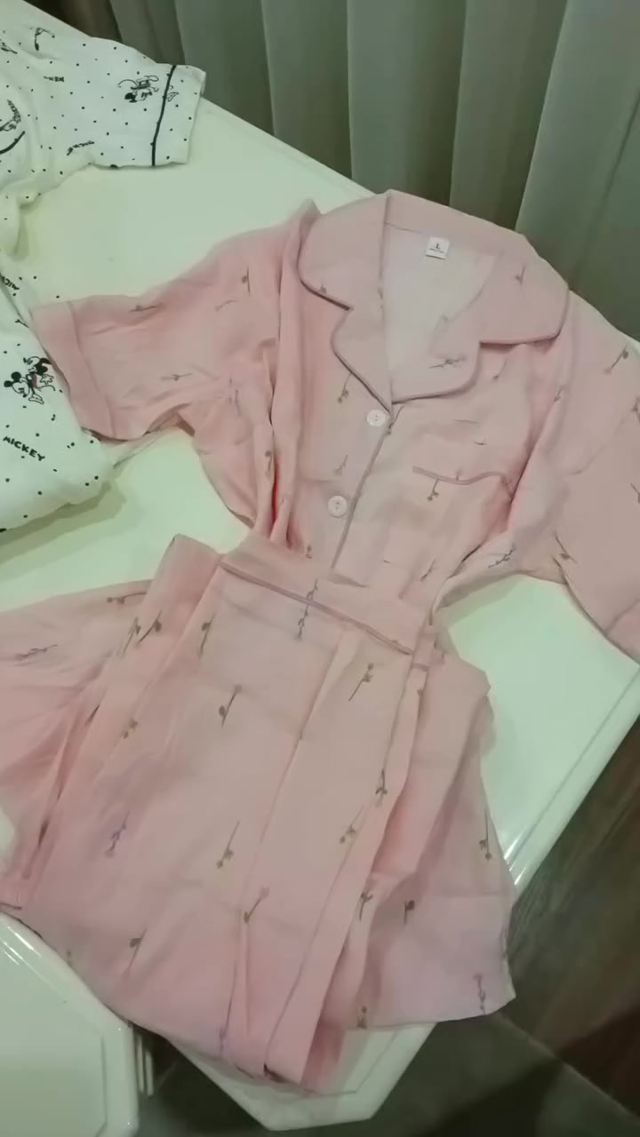 عندي ملابس نسائيه صافيه جديده سعر قطعه 15الف عنوان رابرين زكنوا
هذا رقمي 
***********
