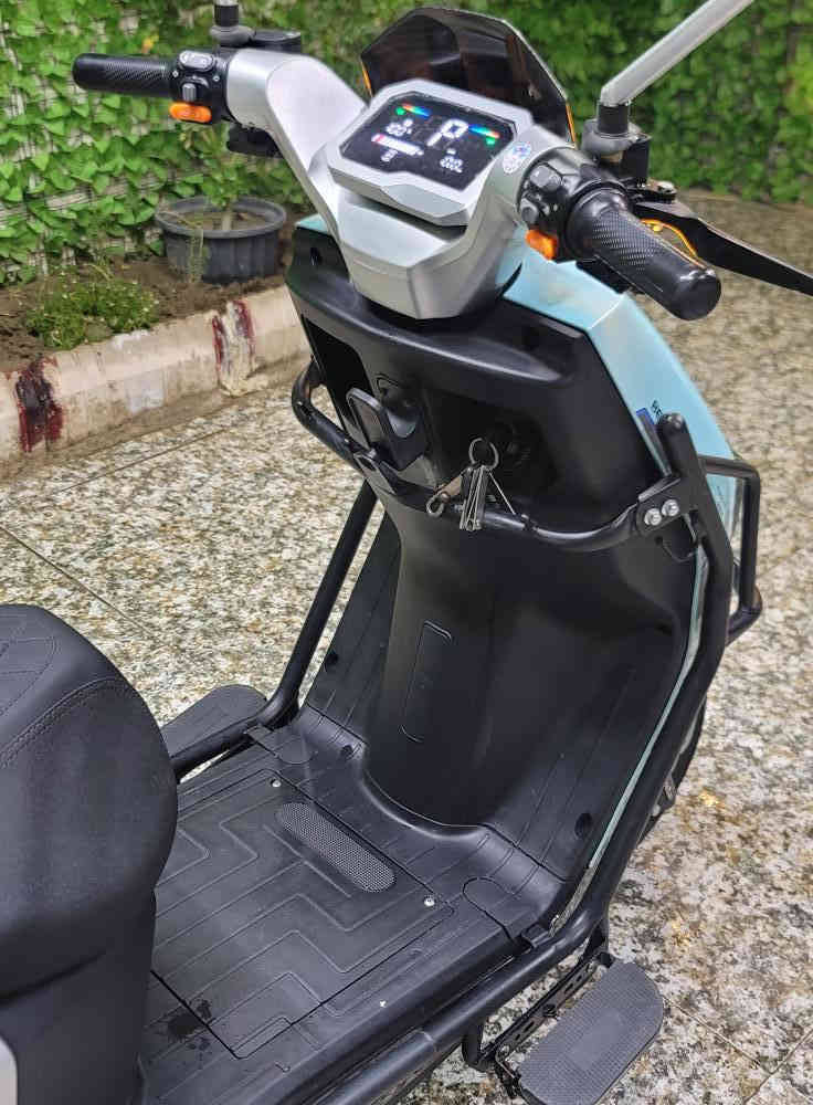 سلام عليكم مكلفة بالنشر
السلام عليكم...دراجه كهربائيه BENENG.. موديل .2025...ملف 2000..عدد البطاريات ..6..مسطره...السرعه ..110.k...اطارات أمامي خلفي جوبلس ..دسك أمامي خلفي عنبار دهن..تشغيل ..سويج ..وكارت...كهربائيات كله شغاله..اشاره..دبل اشاره..لايت عالي ناصي..هورن..سكن..سطاب لايت..مخرج شحن USP...طلاعات أماميه خلفيه...سستم  درع كامل...جهاز انذار ومانع سرقه سيكورتي قفل اطار...شاحنه اصليه تدعم الشحن السريع والأيقاف الذاتي عند امتلاء البطاريات....ملحقاته ..جنطه خلفيه..جادر مطري ...
(اخوان البطاريات نسبته 60%..يعني تقطع مسافه .40.k..مو اكثر ..)
نظافة الدراجه .100%...مكفوله من الشخط...السعر (.750.) قفل ...مكاني بغداد الشعب...الشراي يتصل...***********..
