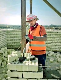 خلفه بناء درجه اولا شرط استلام مهندس حالين فارق مراسل الصفه او الاتصال...