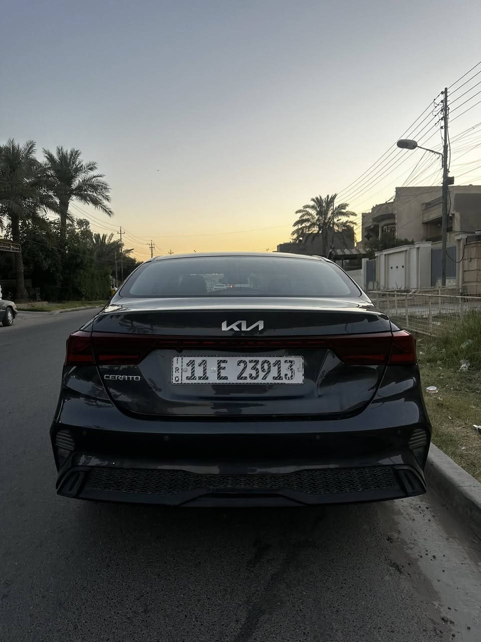 سيراتو موديل 2023
سياره لا تبديل لاصبغ بيها ضربات خفيفه موضح بالصور والسونار جديد مالتها محرك 1600 دوش 
مكينه وگير كفاله السياره ماشيه 70 الف كيلو باقي سياره بيها شخوط خفيفه 
راجع المنشور والصور على راحتك يلا تخابرني كلشي موضح كدامك 
السعر 155 بيها مجال 
العنوان بغداد ابو غريب
للاستفسار ***********
***********
الاثير بي واتساب

