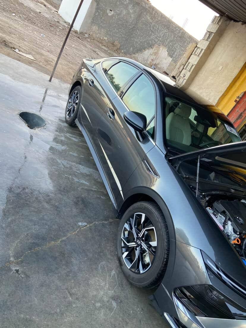 هونداي سوناتا 2025 وارد امريكي
( GT/2500) 
كفاله  ... ضربته فقط باب سايق شويه بالباب الخلفي موضح بصوره
داخل  ابيض 
-بصمات بيبان
-بصمه صندوك
-شاشه متصله 
-مثبت سرعه 
-قياده إليه
-رادار
-مستشعر وقوف
-مصابيح زنون اماميه
-كامره خلفيه
-ابل كاربلاي 
-ماشيه 3الف مايل
-بدون رقم
-السعر 190 ورقة و بيه مجال 
للستفسار 
***********اتصال
***********واتساب
