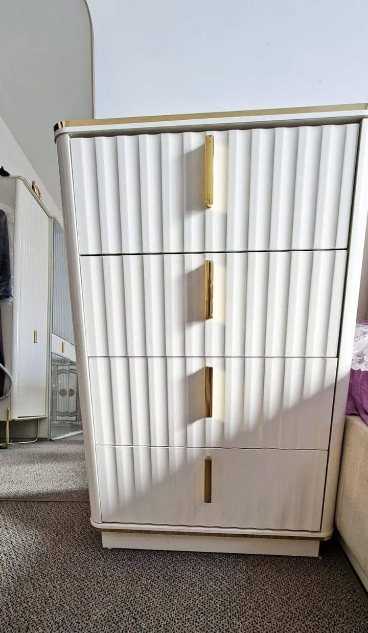 غرفه نوم للبيع خشب مودرن ثقيل الاستفسار ع رقم ***********
