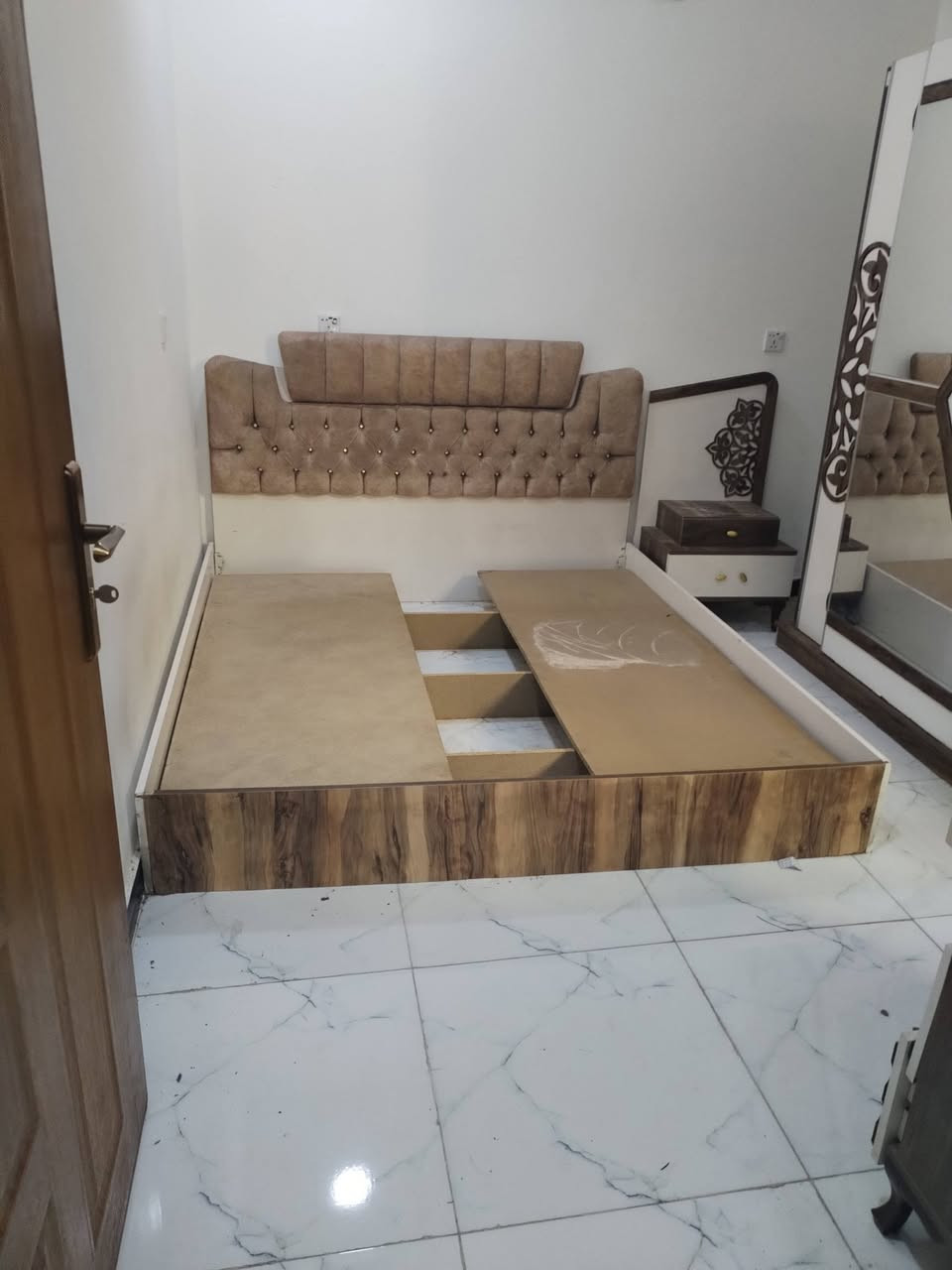 غرفه نوم تركيه للبيع بسعر مناسب ٢٠٠بيهة مجال حك الجيه ضرر بصيط بل سكه مال باب سلايت يتعدل
رقم الجوال ***********
