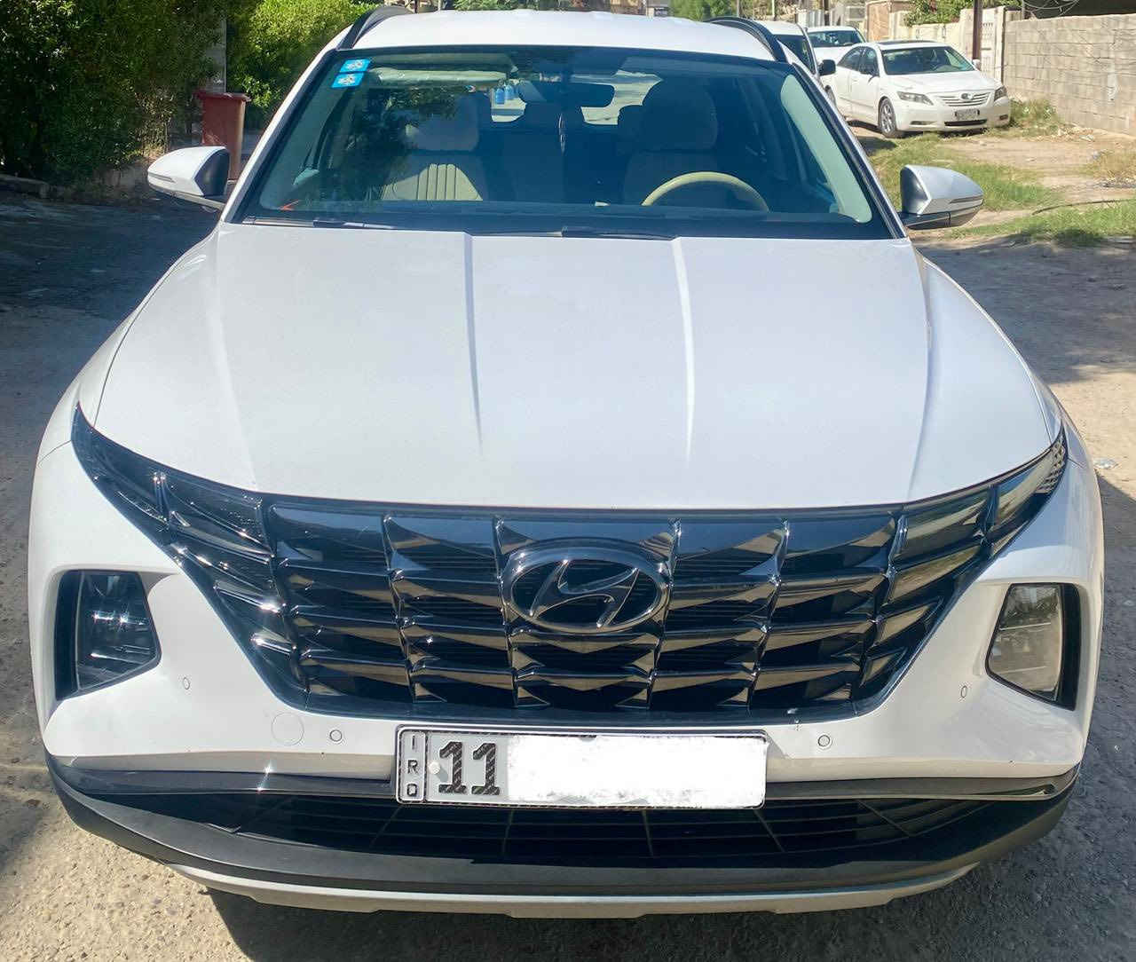 هيونداي توسان 2024 للبيع 
رقم بغداد الجديد السعر 222
***********
 سياره مكفوله كفاله عامه من كلشي الدواخل مغلفه ppf للحماية ولكشنان مدوشمه ول بيبان السياره مغلفه نايلون 
 مواصفات 
حجم المحرك 2000 دوش
شاشه دجتل
تشغيل بصمة   
تشغيل عن بعد
‏AIRBAG عدد 2
سايد بريك دگمة   
بك لايت LED
كروس سرعه
اتو هولد
مري شفط 
مقاعد 2 امامية كهرباء 
بردات ابواب خلفية 
حساسات امامية 
حساسات خلفية 
حساس كشنات
تحكم مقود كامل
بصمات عدد 2 
انارة ترحيب
نقطة نزول منحدرات. 
نظام مانع تزحلق 
‏ABS
شاحن موبايل واير ليس  
اشاير بالمري والمري قابلة للطي 
مخرج AUX
مخرج USB
‏BIuetooth
مخرج منفذ الطاقة عدد 2    
درايف مود
‏(Normail - eco- sport t) 
جك سبير كتلوكات كلها جاهزة
كفاله عامه السياره ماشيه 48  الف المكان بغداد  السعر 222الكرخ***********
