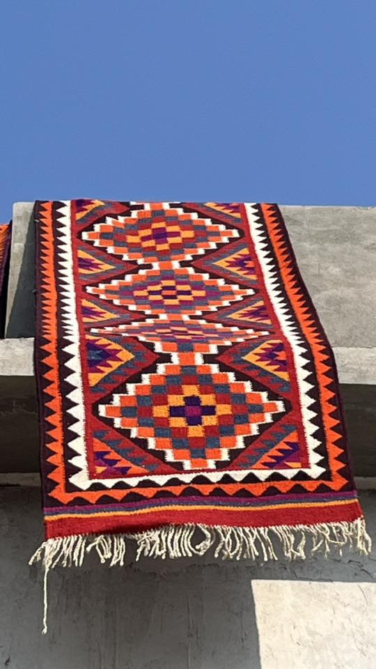 فراش
او بما يسمى ابساط 
للبيع 
الكميه خير من الله 
***********
