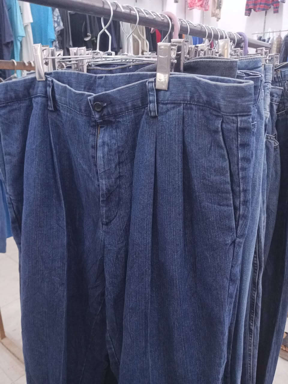 بنطلون رجالي كابوي قياس خاص 
فقط 5000دينار
نظافة وجودة عالية وبرندات عالمية 
سوق الشيوخ حي العسكري شارع الصورة قرب حسينة الإمام الحسن العسكري عليه السلام


**إذا كنت صاحب هذا الإعلان وتريد حذفه لأي سبب، رجاءا أرسل رسالة إلى الدعم الفني**