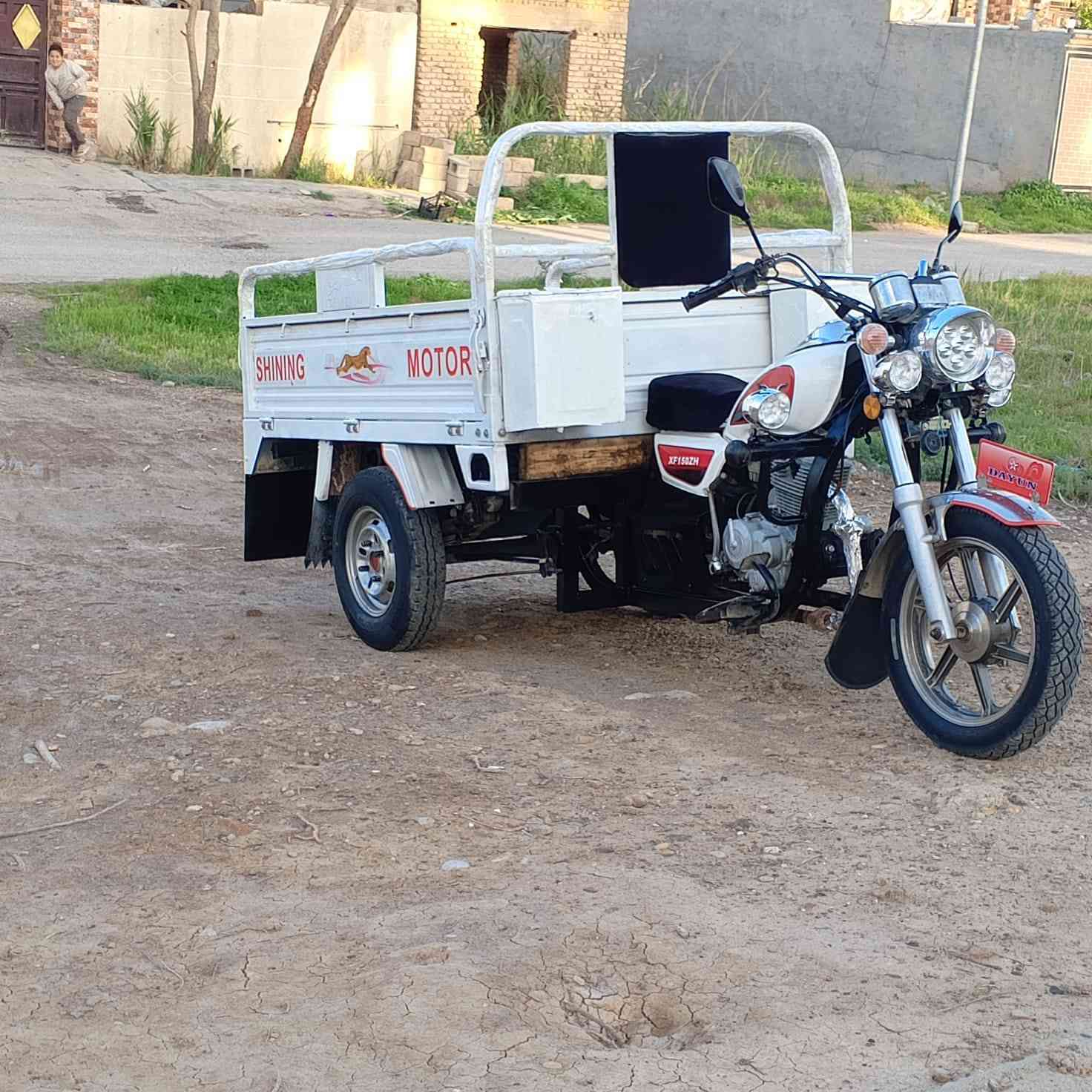 سلام عليكم ستوته للبيع موديل 21 محرك 150 اوراق 5بيها  كلا بلادي ركبه شاصي كهرابايات كله شقاله اشاير ستوته مكفوله من كل شي بدي قطرت خياس مابيهه  ستوته حلوه مرتبه مكاني ديالى جلولاء السعر خاص متواجد واتساب رقم الهاتف *********** وتحياتي للجميع
