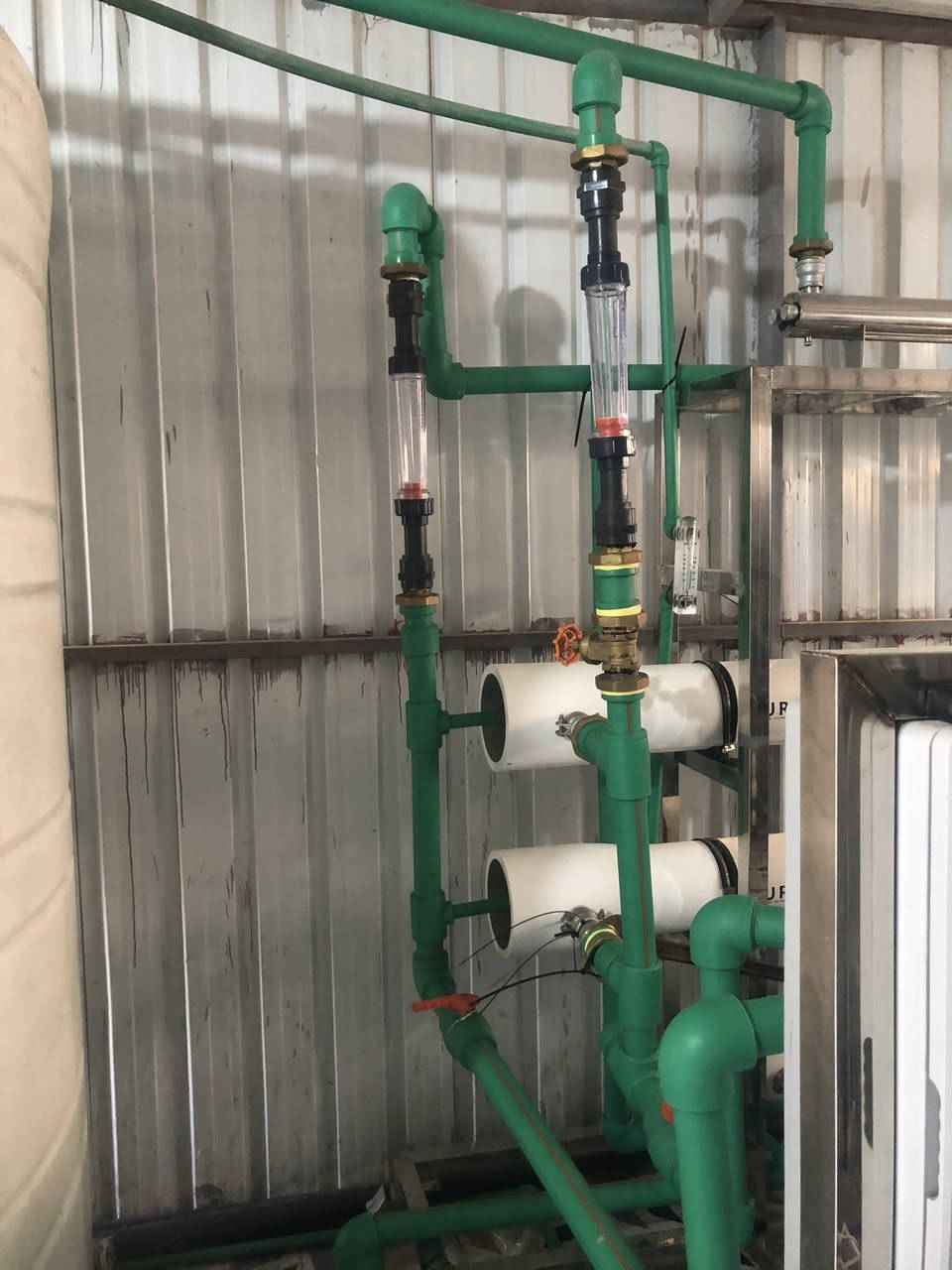 محطه مياه Ro سعه الانتاج 4 الف لتر ب الساعه مع خزان Ro عدد 1 ابو العشره الاف +خزان عدد 2 المالح ابو العشره المحطه جديده مصار اسبوع من شديتها ***********
