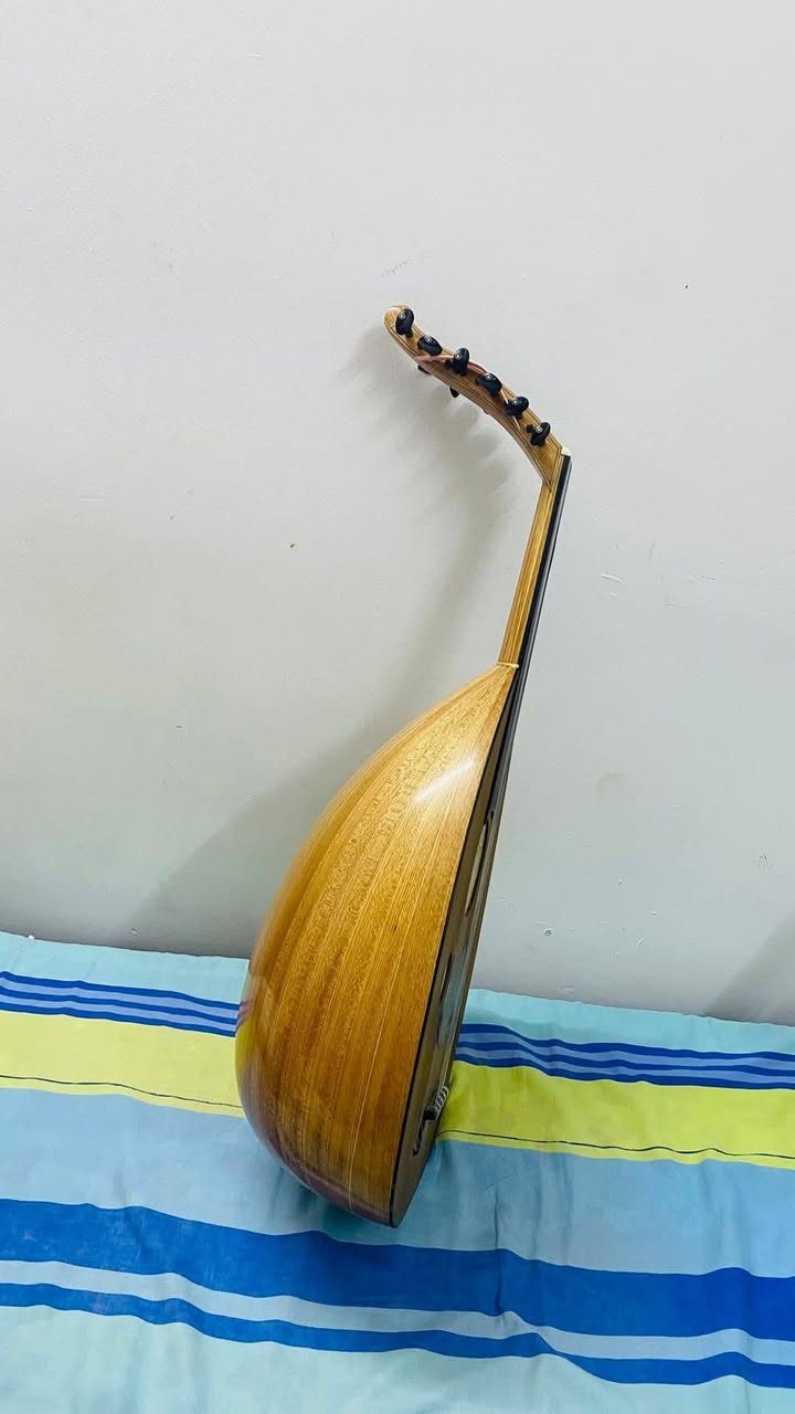 #عود_تركي
عود للبيع 
نوعية تركي 
انقره عود  
اوتار تركي اصليى 
مع حقيبة و ريشة هدية 
سعر ٢٢٠ وبي مجال 
ويوجد توصيل الى جميع محافظات العراق  ب٦ الف


**إذا كنت صاحب هذا الإعلان وتريد حذفه لأي سبب، رجاءا أرسل رسالة إلى الدعم الفني**