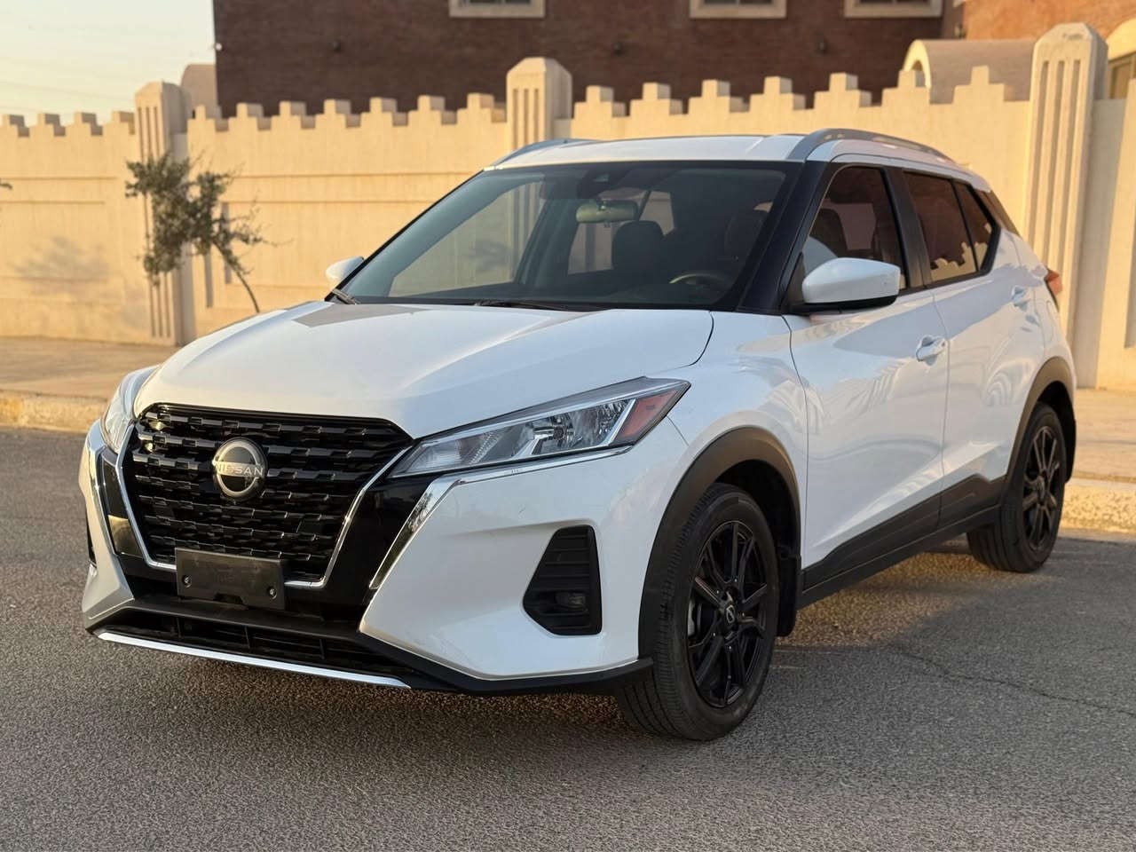 � نيسان كيكس SV 2023
✅ بدون صبغ – إرباك سليم
ماشيــة 14,000 mi

المواصفات:

 • بصمة تشغيل + تشغيل عن بعد
 • كاميرا خلفية + شاشة
 • هاندبريك بصمة + أوتو هولد
 • رادار أمامي – جانبي – خلفي
 • نظام تحديد سرعة + تحديد مسار
 • نظام النقطة العمياء
 • أوتو بريك ستوب
 • حساسات جانبية + خلفية
 • ستيرن تحكم
 • ويل كروم
‏السيارة بدون صبغ فقط رصعة صغيرة تعديل PDR مال شحن 

📍 الموقع: أربيل – عنكاوة قرب عنكاوة مول

السعر 142

📞 للاستفسار
***********
واتساب: ***********
￼ ‎075 032 8613 WhatsApp
