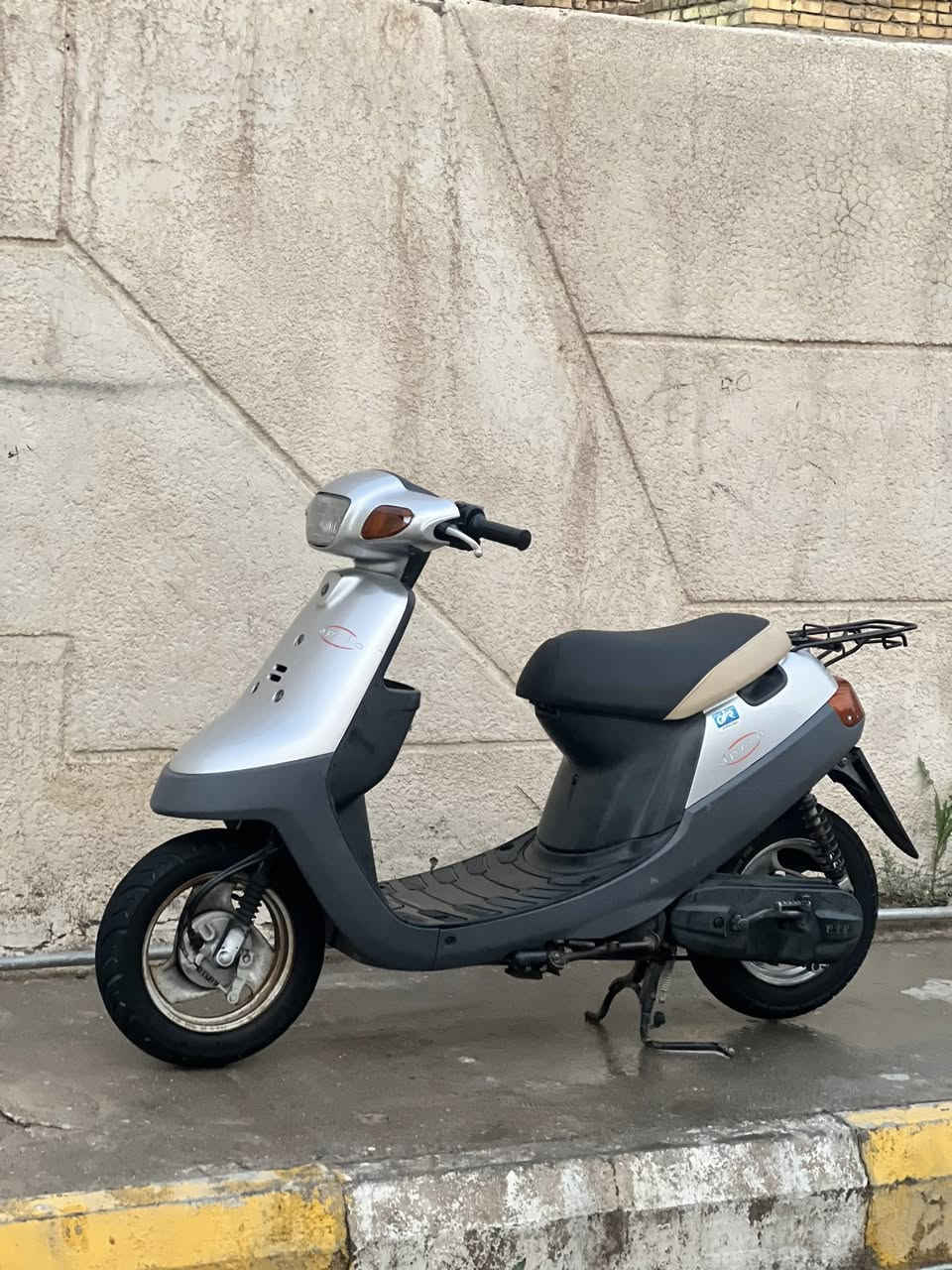 السلام عليكم دراجه بترا البيع حاويه وصل موجود كلشي شغال مابيه نقص ابد  نهضه فولل مشي فوك 60  مكلف بنشر  هذا رقم راعيها ‭٠٧٨٠ ٠٤٠ ٣٩٣٥‬
