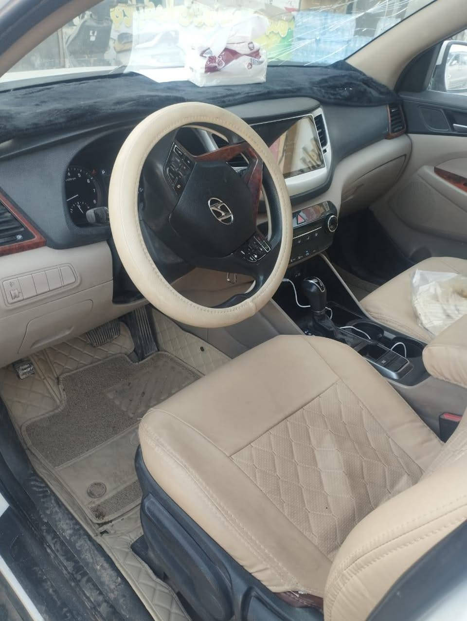 للبيع توسان 2018 بيضاء اللون رقم بغداد مواصفات تبريد قطعتين تحكم ستيرن مري شفط نظام ايكو السعر ١٥٠ وبيها مجال للتواصل ***********
مكاني في بابل
