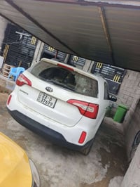 سورنتو 2014فول مفوله ما عدا بانوراما مكفوله ما عدا جاملغ خلفي بارد بسي...