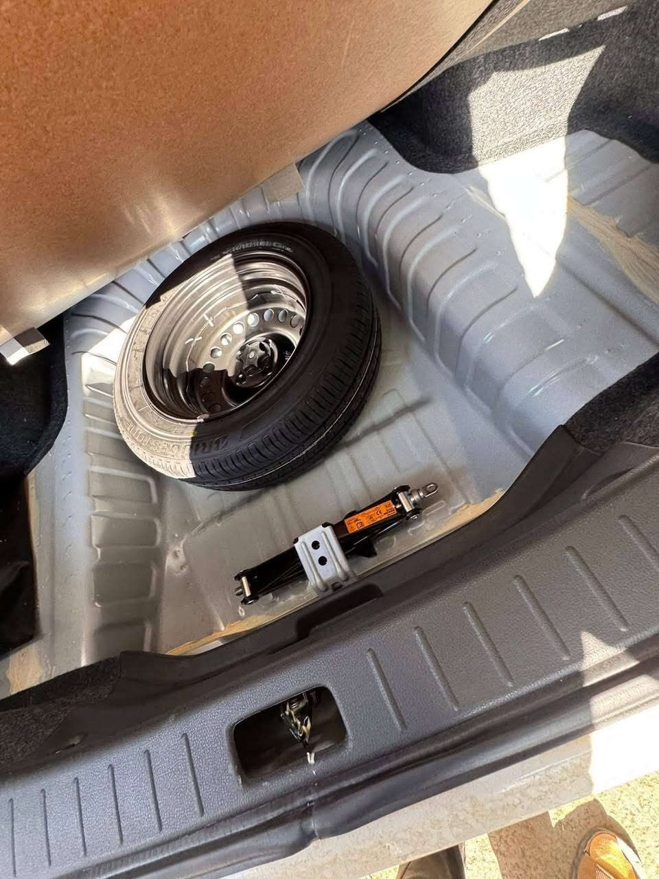 السلام عليكم شباب نيسان سني هندي موديل 2025 زيرو  شاشه لكزز جديده سياره رقم اربيل الدولي سنويه بأسم شركه  كفاله عامه رصعه وصبغ وبارد مكان سياره كربلاء ***********
