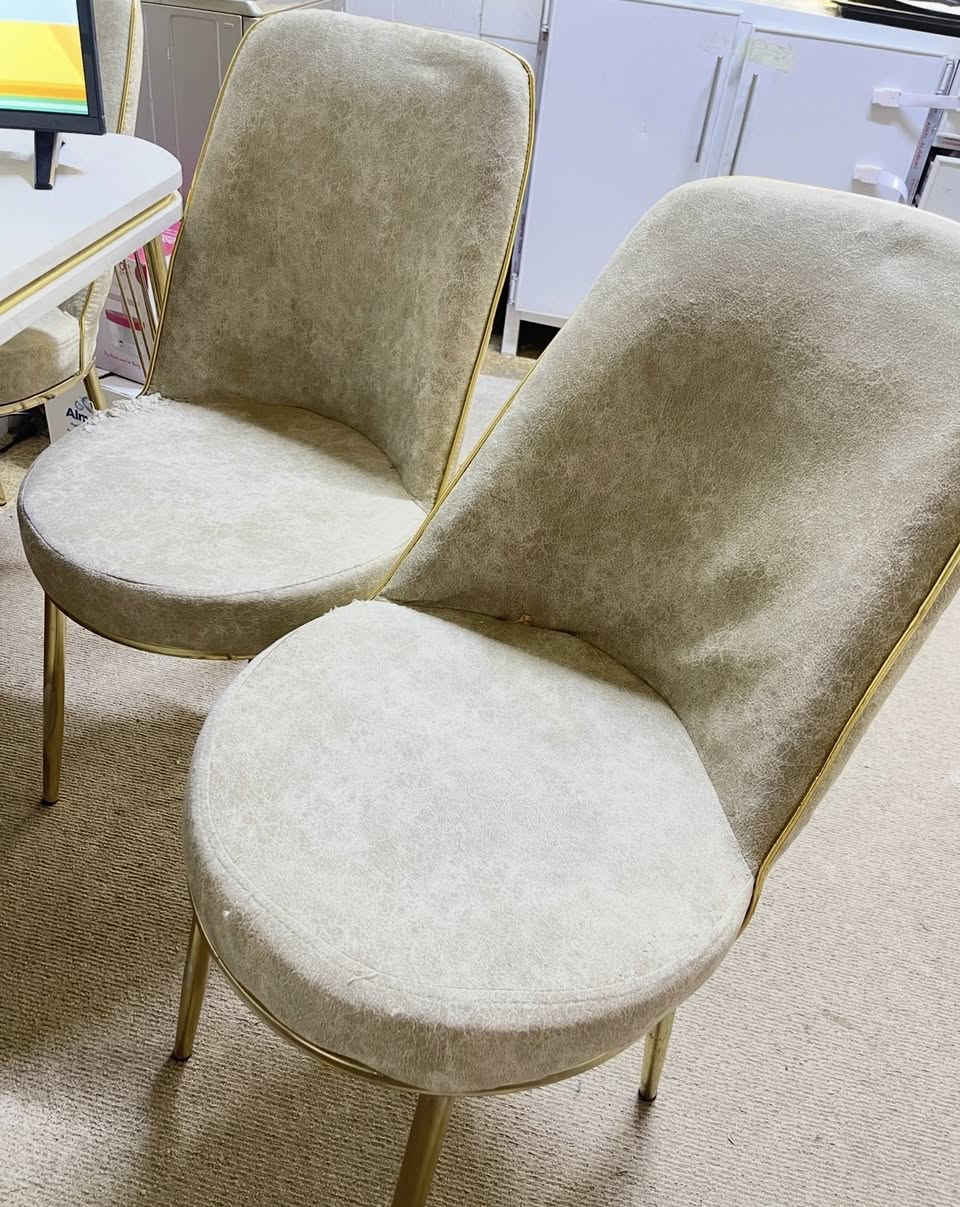 السلام عليكم
كاونتر مترين بسنك متر ونص بذون ملحق نظيف فقط المرمرايه مفطوره سعره١٥٠ قفل 

كراسي ميز طعام عدد ٦ الضرر بكرسي واحد فقط رجلة تحتاج لحيم بسيط سعرهن كلهن ب٥٠ الف 
مكاني بابل


**إذا كنت صاحب هذا الإعلان وتريد حذفه لأي سبب، رجاءا أرسل رسالة إلى الدعم الفني**