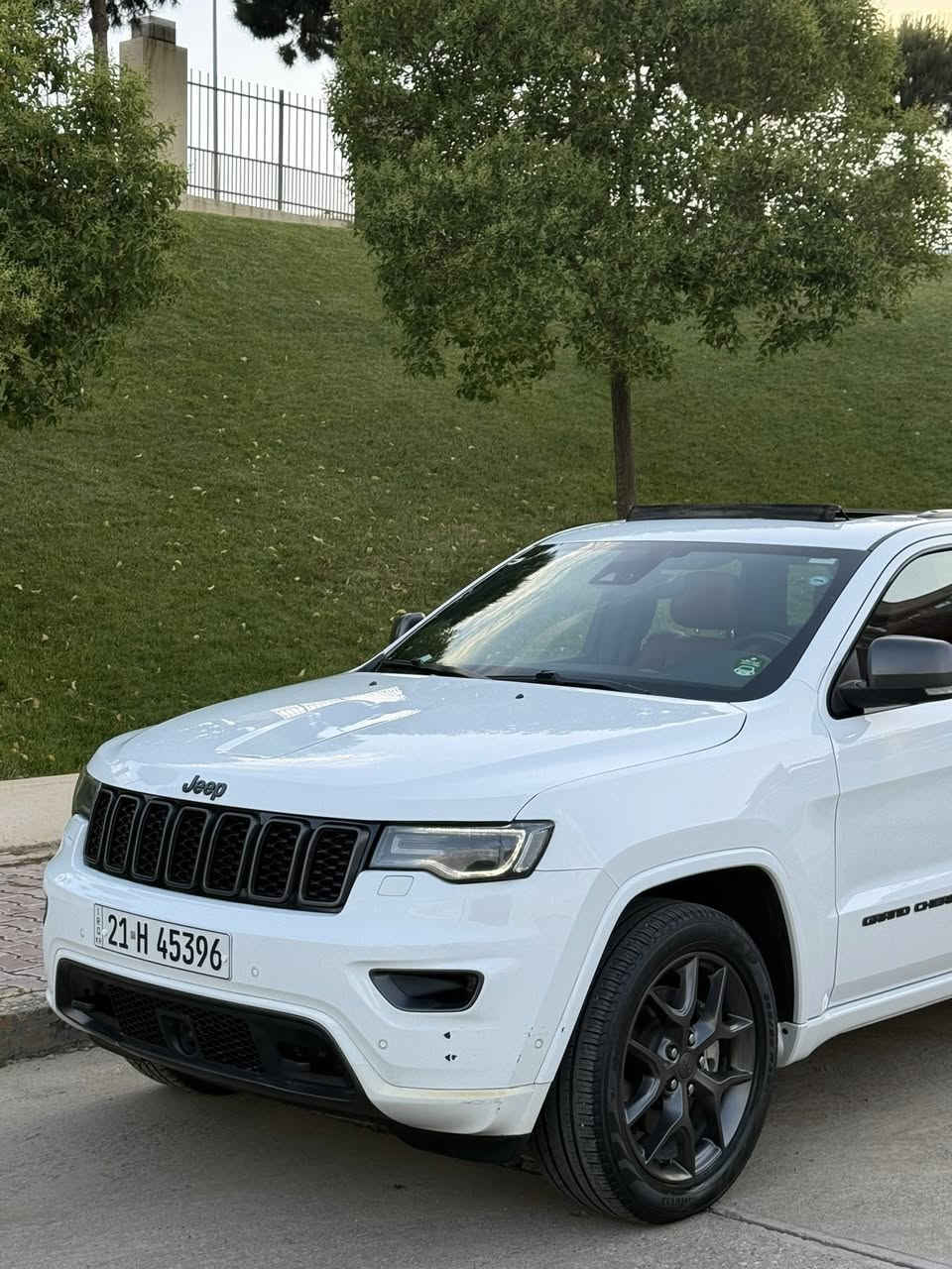السلام  عليكم ورحمة الله وبركاته
‏‎‏‎       ——— لـلـبـيع  ———

جيب گراند شيروكي - Jeep Grand Cherokee

‏‎‏‎وراد أمريكي.     —    بدون ايرباك 

‏‎‏‎الموديل           —    2021

فئة.                 —    S.  ( 80th) 

حجم المكينه   —     3600/ V6

‏‎‏‎اللون               —     ابيض     

‏‎‏‎المسافه المقطوعه — 95.000

‏‎‏‎حاله السياره.    —    ( كفاله عامه  ) (بدون صبغ بدون تبديل)

‏‎‏‎المواصفات 
‏‎‏‎- بصمة تشغيل 
‏‎‏‎- بصمة أبواب 
‏‎‏‎-تشغيل عن بعد 
‏‎‏‎-ترحيب عند الاقتراب 
-رادار امامي 
-رادار جانبي 
-رادار خلفي 
‏‎‏‎-كشنات جلد 
كشنات احمر مختمه 80th
- شاشه ديجتال 
-اشاره بالمرايه 
-حساس امامي خلفي 
-بردات خلفيه ‏‎
‏‎‏‎-شاشه كبيره تدعم نظام الأبل كار باي ونظام الاندرويد
-شاشه عداد ديجتال
-فتحت سقف بانوراما 
‏‎-دبل اكسل 
‏‎-اوتو ستوب
‏‎-وضعيات قياده 
‏‎‏‎-كشنات تدفئة ( اماميه - خلفيه ) 
-كشن السايق خزن ميمور
-كشنات اماميه تبريد 
-ستيرن تدفئة
‏‎‏‎- ستيرن بحركه كهربائيه 
‏‎‏‎- تبريد مركزي 
‏‎‏‎- بگ لايت LED 
‏‎-صندوق كهربائي 
‏‎‏‎-كرسي السايق والراكب بحركة كهربائيه 
‏‎‏‎-تحكم ستيرن جهتين 
‏‎‏‎-تحديد سرعه 
‏‎‏‎-مانع انزلاق 
‏‎‏‎-ليد نهاري
‏‎‏‎-كامره خلفيه دواره 
‏‎‏‎باقي المواصفات المعروفه 

‏‎‏‎السعر            — اكتب تم ويوصلك السعر  مباشر 

‏‎‏‎رقم السياره    — السليمانيه   

‏‎‏‎موقع  السياره — السليمانية 

‏‎‏‎للأستفسار.     — *********** - ***********
