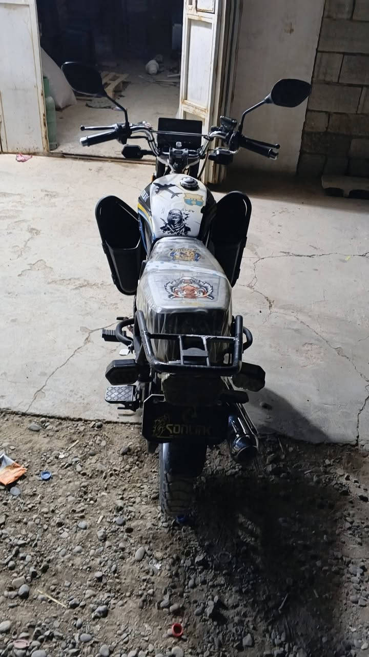 دراجه لبيع 
موديل 2025
سعر 825
وبيه مجال 
رقم ‏‪***********‬‏
بيه منفيس 
مكلف بل نشر 
محرك 150
خالد السلامي

