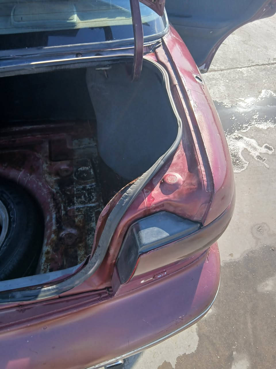 السلام عليكم كيا سيفيا للبيع موديل 95 گير او تماتيك گير مكينه زينات الصدر زين لاضربه ولاكصه صبغ جماليه شرط التحويل  مكان السيارة واسط الصويره السعر 23  وبيها مجال رقم الهاتف *********** الرقم بابل
