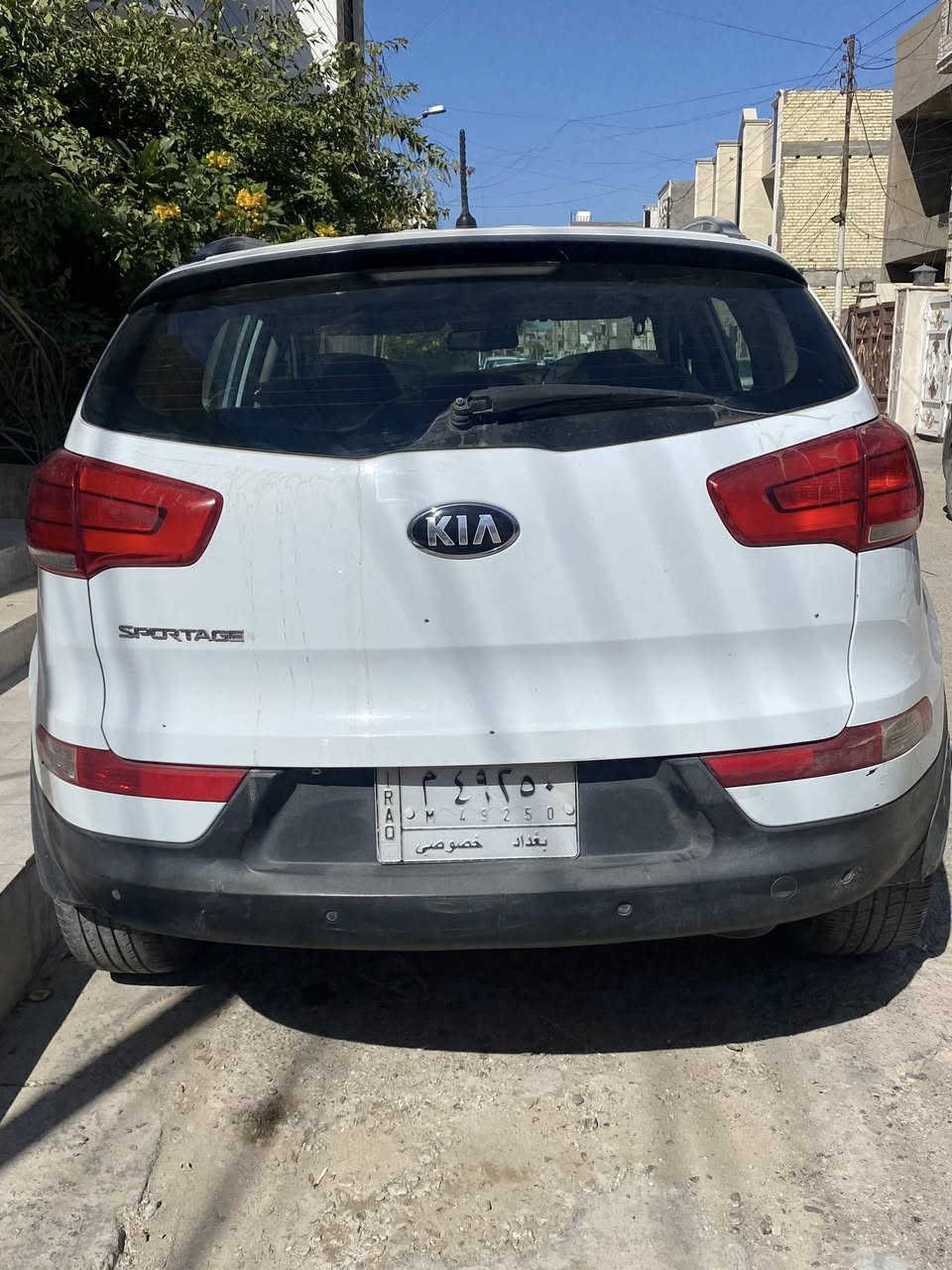 كيه سبورتج 2015 خليجي ماشيه 90 الف
اللون ابيض ، رقم بغداد بأسمي 

نص بنيد صبغ ، چاملغ امامي بي طخه صغيره على حطتها يحتاجلها بارد ، بيها كامره خلفيه بالمرايه ، شاشه صغيره ، ماكو فتحه 

السعر 145 ورقه 

مكاني بغداد

 الرقم : ***********
