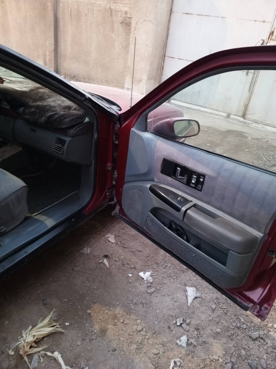 السلام عليكم للبيع او مراوس 🐬دولفين موديل 91 جاهزة مكينه وكير بلاد تبريد شغال كهربائيات كلها شغالة سعر 55 وبيها مجال مكاني بغداد وباسمي للاستفسار ***********
