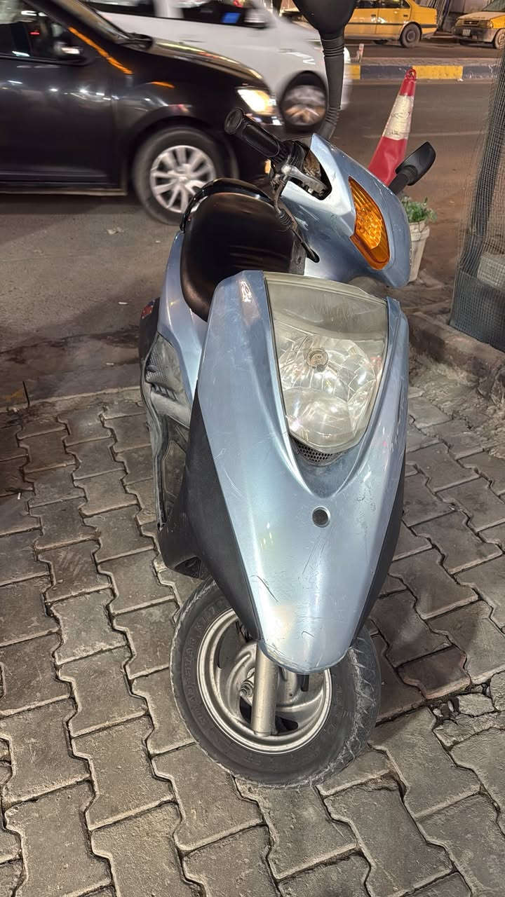 السلام عليكم
دراجه بريز لايت جوه 
دراجه نضيفه وشلعه معدل خير من الله 
كابريتر 
نكره سلف كهربائيات كله شغاله 
مبدله بوشه ستندر بلاديه مال رمبه يعني مو تجاري 
السعر :650 قفل 
الرقم : ***********
