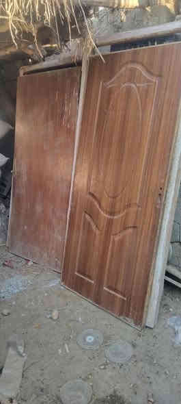 سلام عليكم عندي بوب خشب مع لجراجيب هذا رقمي ***********
