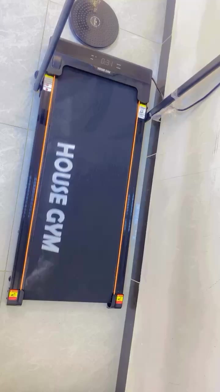 السلام عليكم جهاز HOUSE GYM جري جديد ممستعمل بعده بجيسه ولكارتونه موجوده اخذته لغرض التمارين لوالدتي بيه جلطه بس متكدر اسوي تماري جهاز تحكم ريمونت السعر 200 مكاني بغداد شهداء البياع ***********
