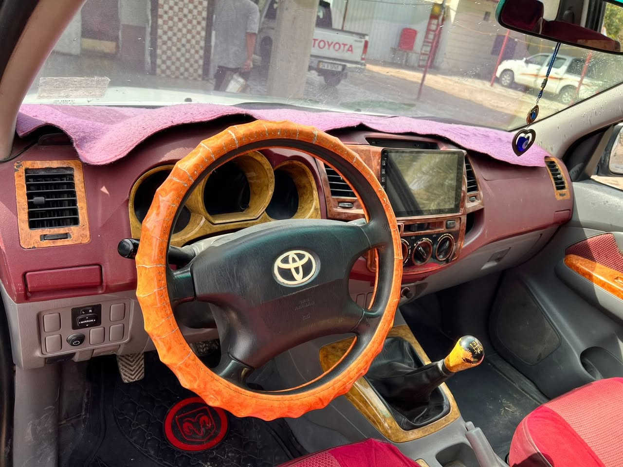 السلام عليكم
سياره فلاونزه موديل ٢٠١١ شاصي ١٩ سياره جاهزه تخم تاير حداده جديده هسه شادهه مكينه خير من الله جاهزه حادثها وجه جاملغين وبنيد سياره مال بيت مامتعوبه 

تحويل شوكت ماتريد تتحول باسمك السعر ١٥٥وبيه مجال
البصرة-القرنة 

الهاتف ***********
