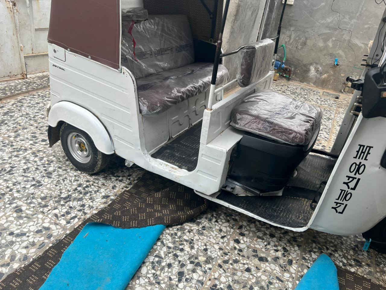 سلام عليكم تكتك لبيع مديل 20شهر 8وراق مكاني واسط نعمانيه ستفسارا عل رقم ***********
